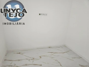 Apartamento T2 para Venda em Baixa da Banheira e Vale da Amoreira