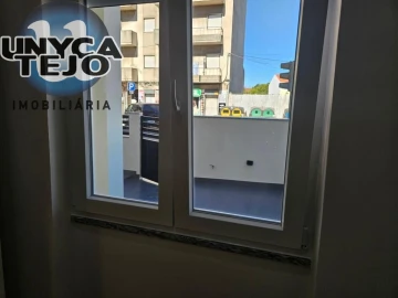 Apartamento T2 para Venda em Baixa da Banheira e Vale da Amoreira