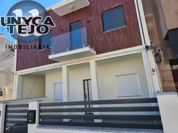 Apartamento T2 para Venda em Baixa da Banheira e Vale da Amoreira