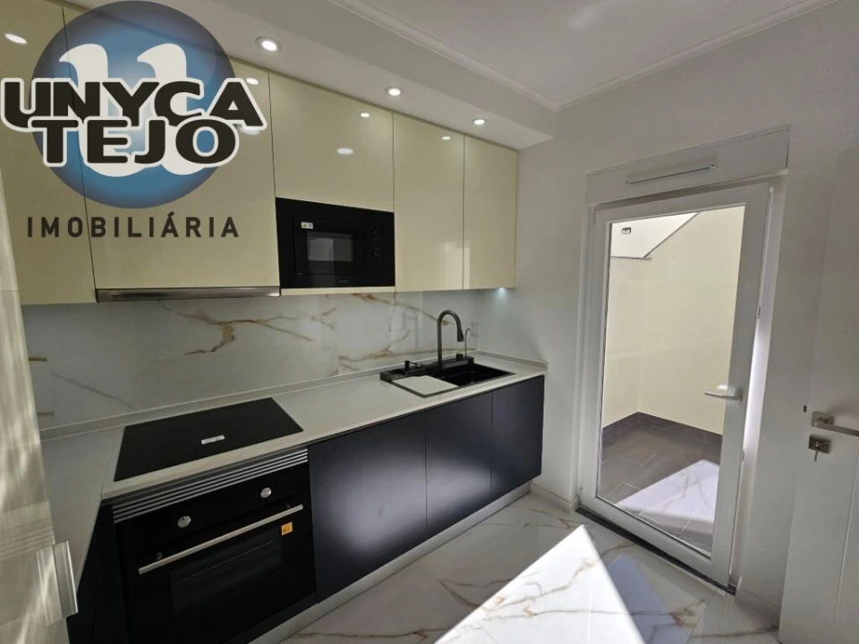 Apartamento T2 para Venda em Baixa da Banheira e Vale da Amoreira Foto 11