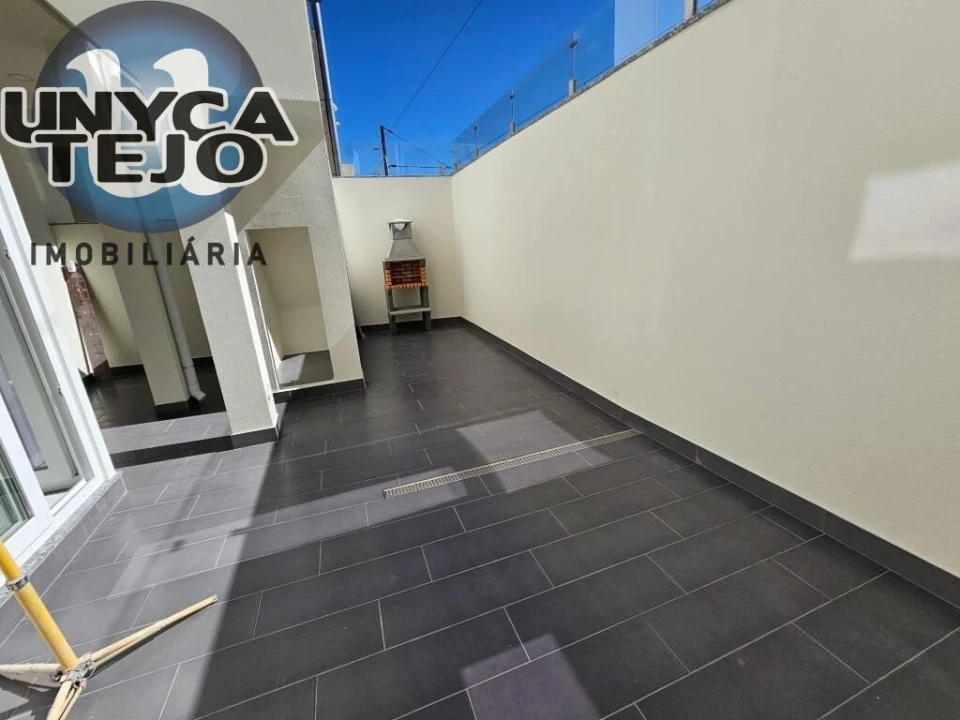 Apartamento T2 para Venda em Baixa da Banheira e Vale da Amoreira Foto 18