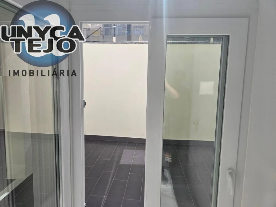 Apartamento T2 para Venda em Baixa da Banheira e Vale da Amoreira Foto 24