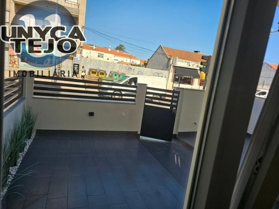 Apartamento T2 para Venda em Baixa da Banheira e Vale da Amoreira Foto 37