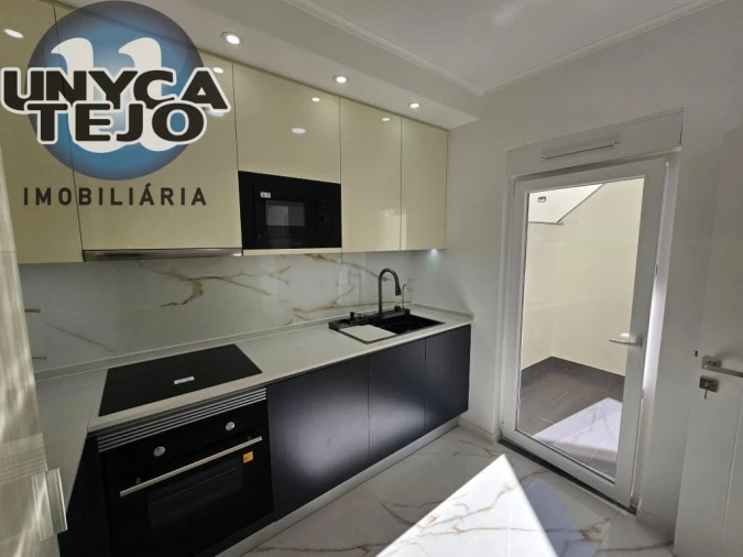 Apartamento T2 para Venda em Baixa da Banheira e Vale da Amoreira Foto 11