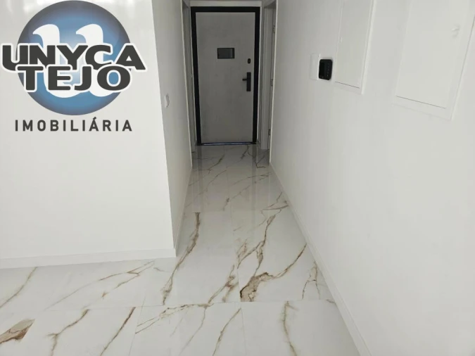 Apartamento T2 para Venda em Baixa da Banheira e Vale da Amoreira Foto 27
