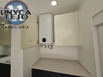 Apartamento T2 para Venda em Baixa da Banheira e Vale da Amoreira