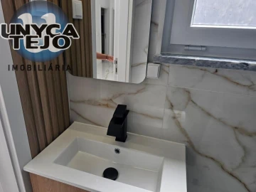 Apartamento T2 para Venda em Baixa da Banheira e Vale da Amoreira