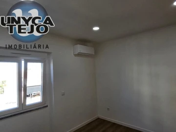 Apartamento T2 para Venda em Baixa da Banheira e Vale da Amoreira