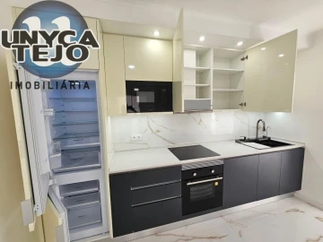 Apartamento T2 para Venda em Baixa da Banheira e Vale da Amoreira