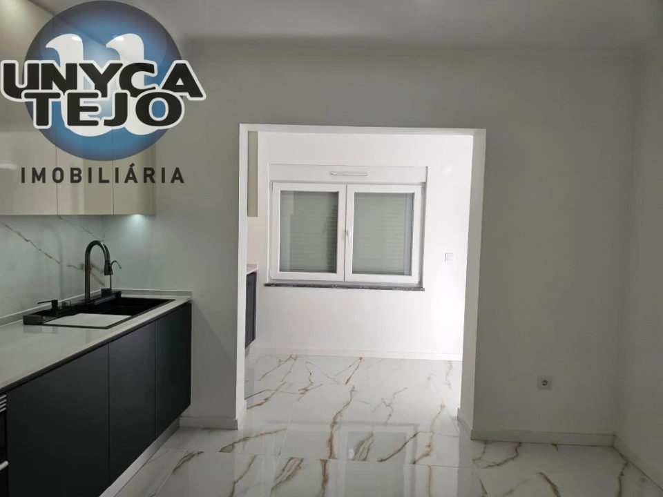 Apartamento T2 para Venda em Baixa da Banheira e Vale da Amoreira Foto 13