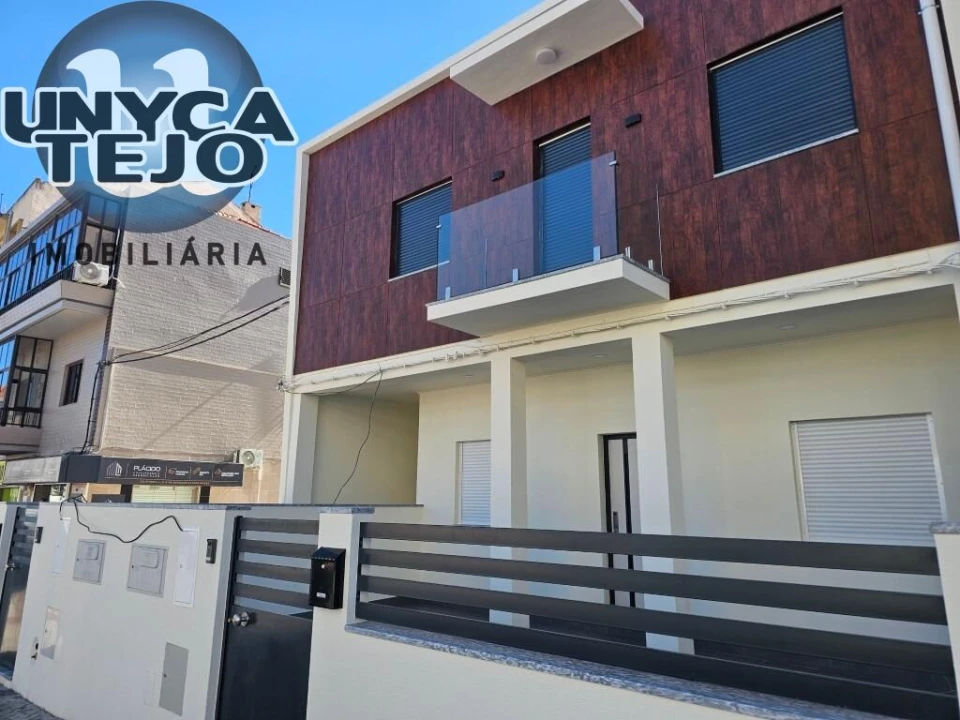 Apartamento T2 para Venda em Baixa da Banheira e Vale da Amoreira Foto 2