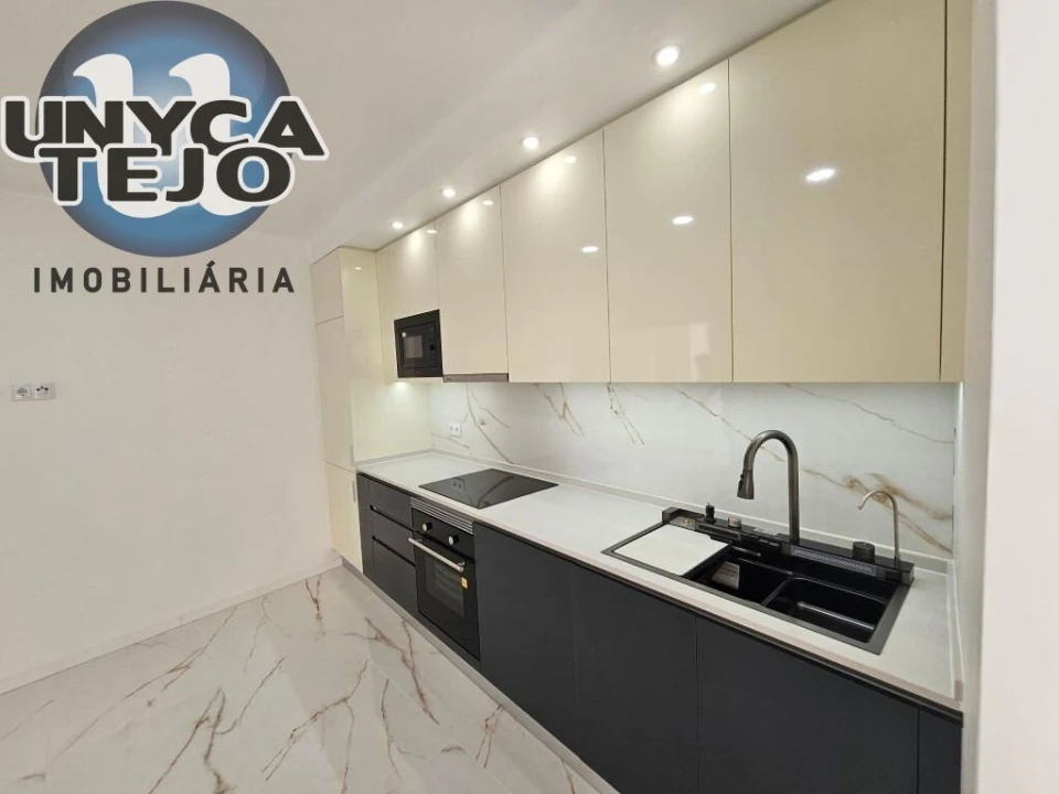 Apartamento T2 para Venda em Baixa da Banheira e Vale da Amoreira Foto 5