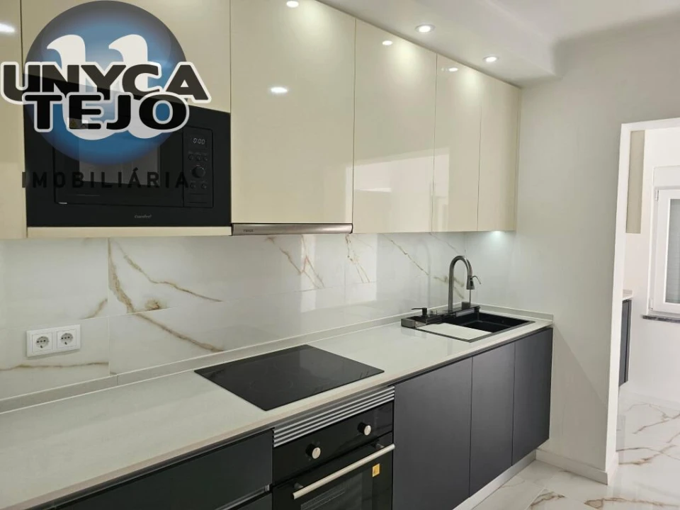 Apartamento T2 para Venda em Baixa da Banheira e Vale da Amoreira Foto 6