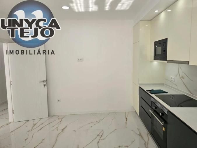 Apartamento T2 para Venda em Baixa da Banheira e Vale da Amoreira Foto 18