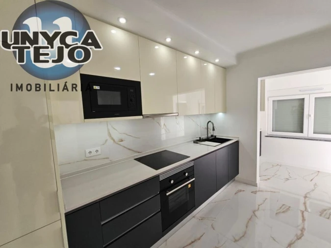 Apartamento T2 para Venda em Baixa da Banheira e Vale da Amoreira Foto 4
