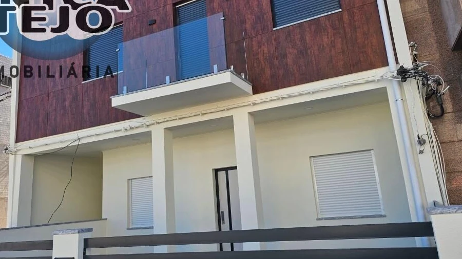 Apartamento T2 para Venda em Baixa da Banheira e Vale da Amoreira