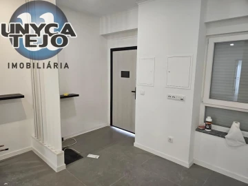 Apartamento T3 para Venda em Baixa da Banheira e Vale da Amoreira