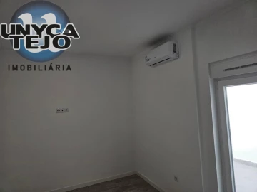 Apartamento T3 para Venda em Baixa da Banheira e Vale da Amoreira