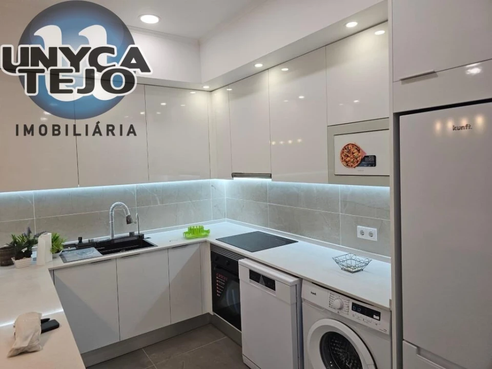 Apartamento T3 para Venda em Baixa da Banheira e Vale da Amoreira Foto 3