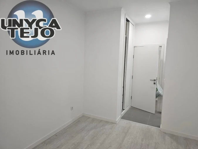 Apartamento T3 para Venda em Baixa da Banheira e Vale da Amoreira Foto 16