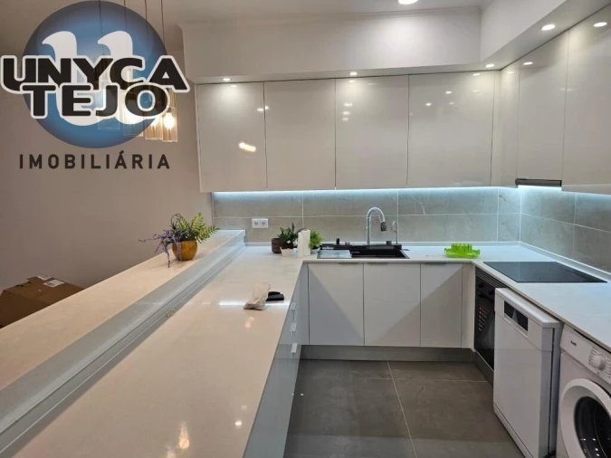 Apartamento T3 para Venda em Baixa da Banheira e Vale da Amoreira Foto 2