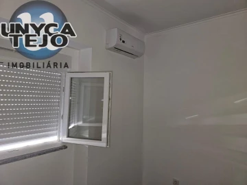 Apartamento T3 para Venda em Baixa da Banheira e Vale da Amoreira
