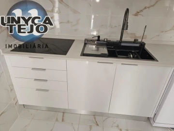 Apartamento T3 para Venda em Baixa da Banheira e Vale da Amoreira