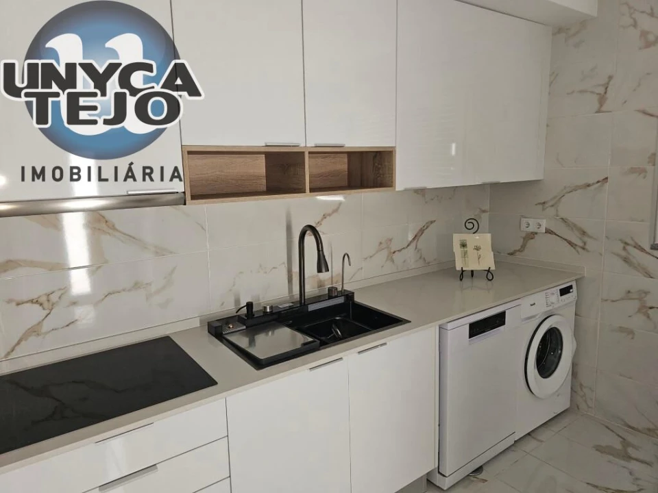 Apartamento T3 para Venda em Baixa da Banheira e Vale da Amoreira Foto 2
