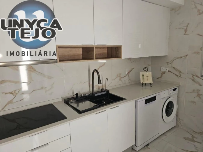 Apartamento T3 para Venda em Baixa da Banheira e Vale da Amoreira Foto 2
