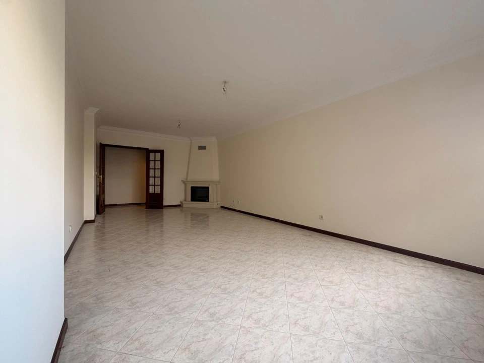 Apartamento T2 para Venda em Algueirão-Mem Martins Foto 12