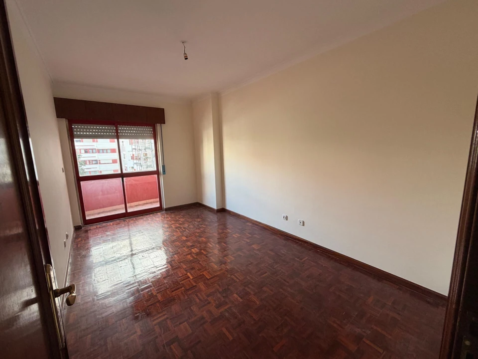 Apartamento T2 para Venda em Algueirão-Mem Martins Foto 15