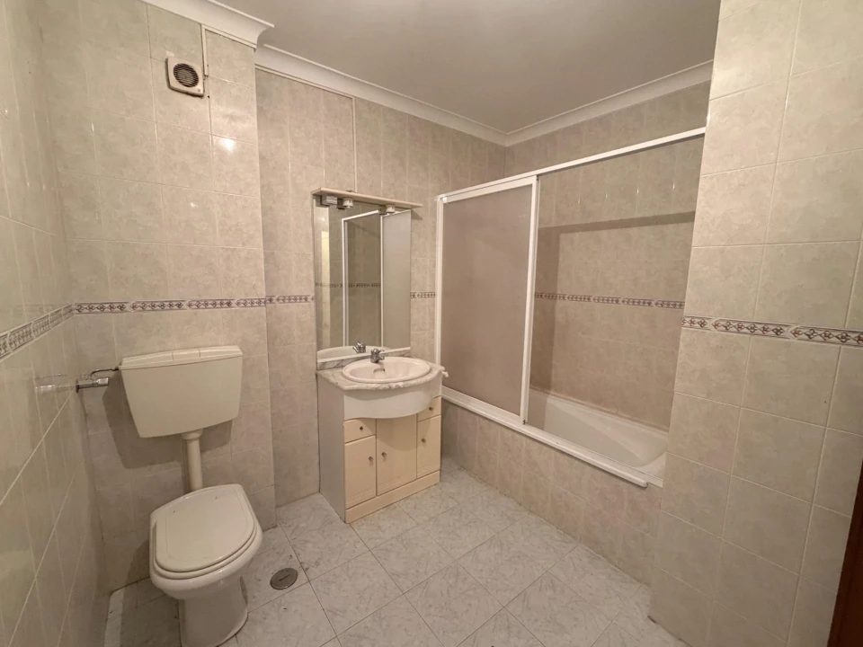 Apartamento T2 para Venda em Algueirão-Mem Martins Foto 24