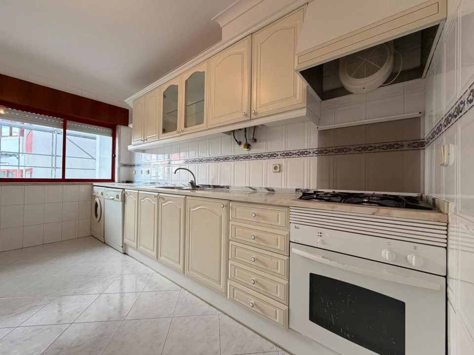 Apartamento T2 para Venda em Algueirão-Mem Martins Foto 6