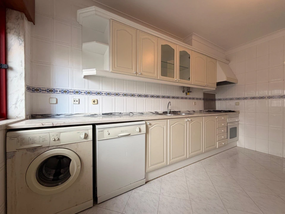 Apartamento T2 para Venda em Algueirão-Mem Martins Foto 7