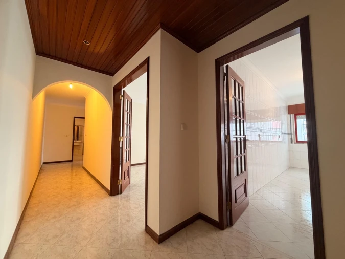 Apartamento T2 para Venda em Algueirão-Mem Martins Foto 2