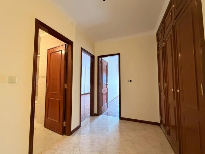 Apartamento T2 para Venda em Algueirão-Mem Martins Foto 4