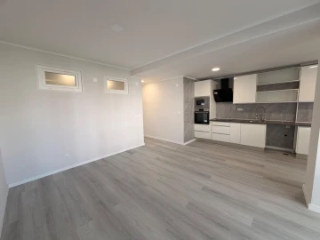 Apartamento T2 para Venda em Oeiras e São Julião da Barra, Paço de Arcos e Caxias