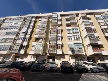 Apartamento T2 para Venda em Oeiras e São Julião da Barra, Paço de Arcos e Caxias