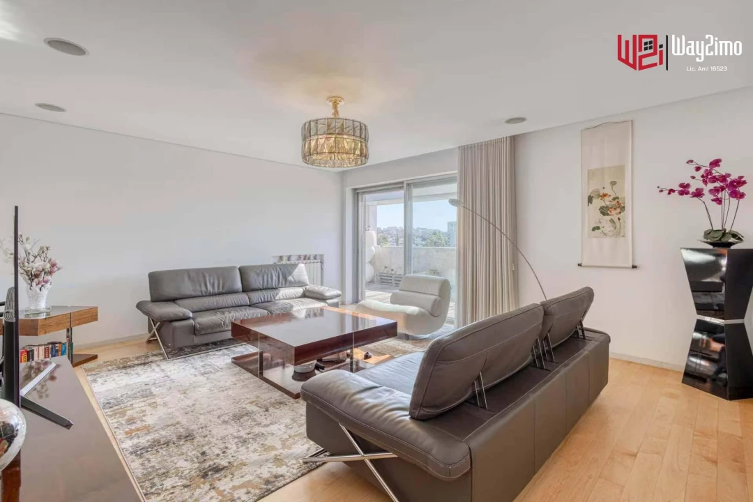 Apartamento T4 para Venda em Ramalde Foto 1