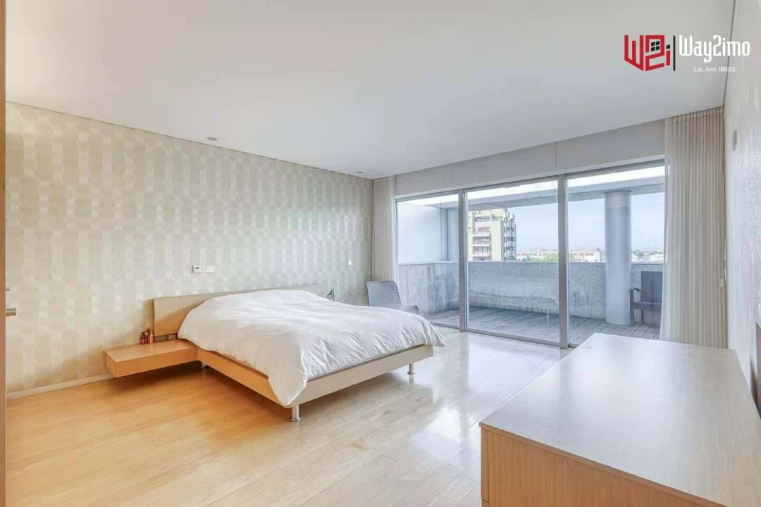 Apartamento T4 para Venda em Ramalde Foto 6