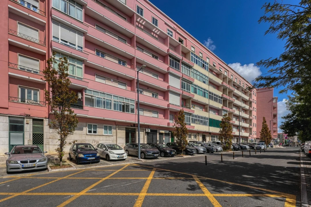 Apartamento T3 para Venda em Alvalade Foto 1