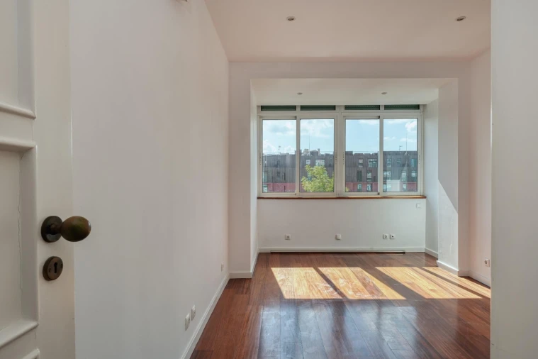 Apartamento T3 para Venda em Alvalade Foto 16