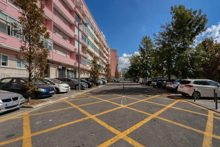 Apartamento T3 para Venda em Alvalade Foto 27