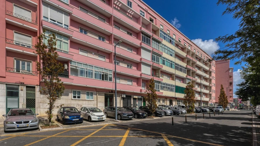 Apartamento T3 para Venda em Alvalade