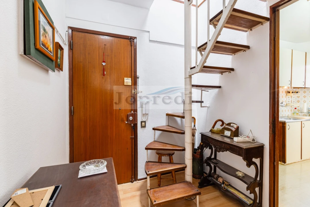 Apartamento T2 para Venda em Carcavelos e Parede Foto 3