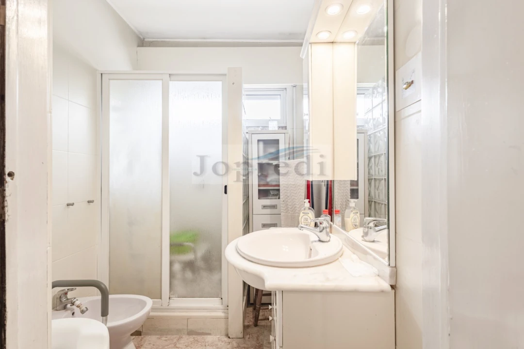 Apartamento T2 para Venda em Carcavelos e Parede Foto 15