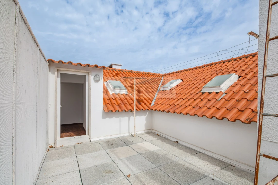 Apartamento T2 para Venda em Carcavelos e Parede Foto 28