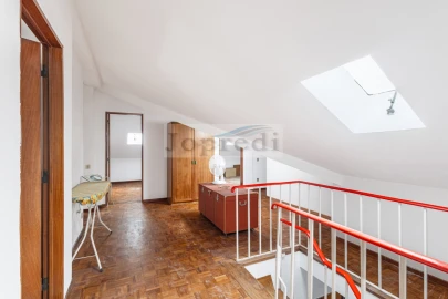 Apartamento T2 para Venda em Carcavelos e Parede