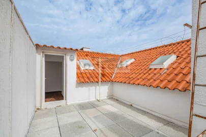 Apartamento T2 para Venda em Carcavelos e Parede