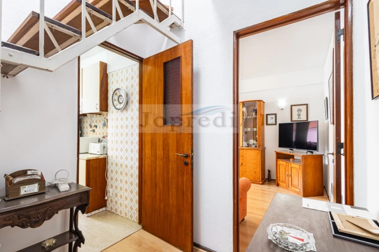 Apartamento T2 para Venda em Carcavelos e Parede Foto 2